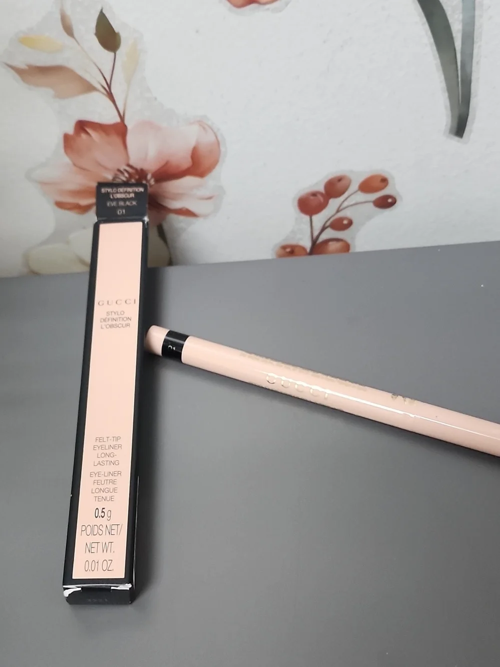 Gucci Felt-Tip Eyeliner Stylo Définition L'Obscur in Nude/Pale Pink